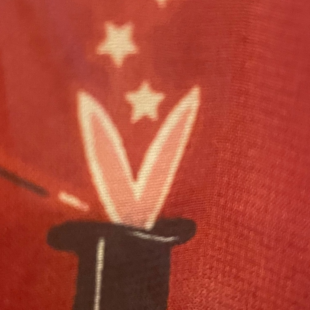 Red magic hat blouse - Picture 4 of 8